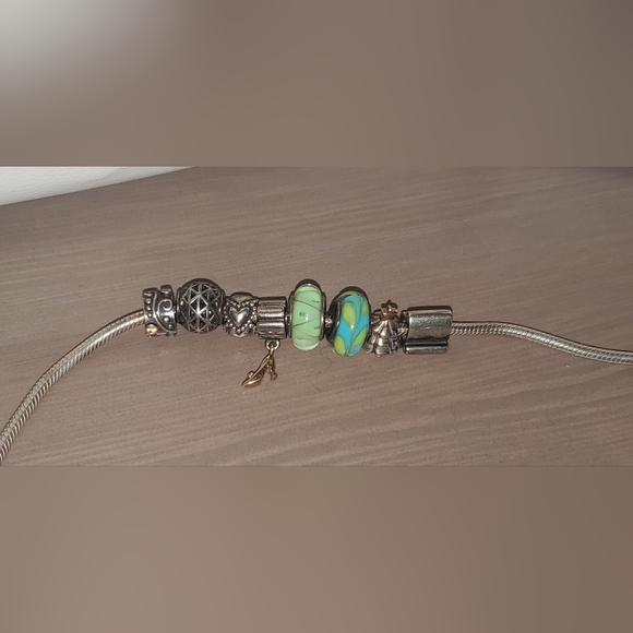 Pandora Jewelry - Pandora 7.5' 5 925 silver beads 2 glass bead 1 925 silver clip on safety clasps